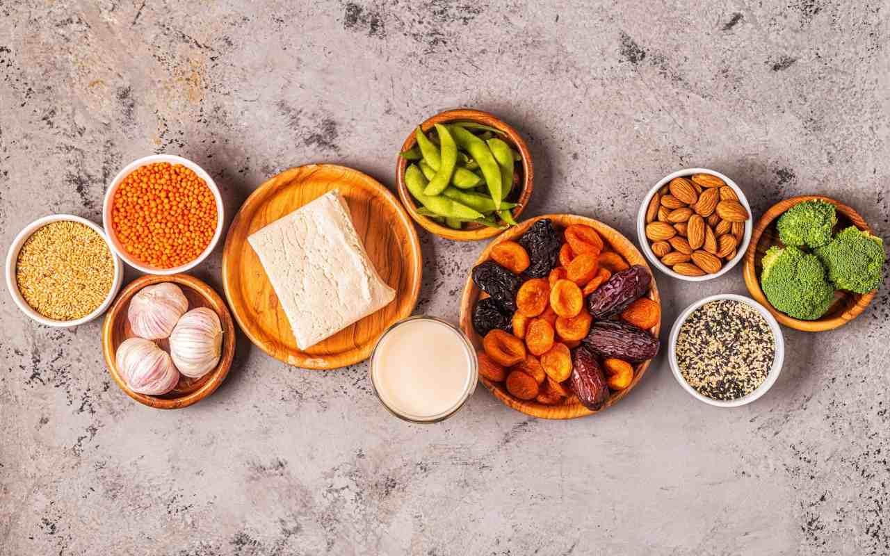 Estrogen-Rich Foods: Phytoestrogens and Natural Estrogens for Hormonal Balance
